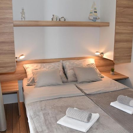 Mobile Home Starfish IV Camp Biograd Biograd Na Moru Eksteriør bilde