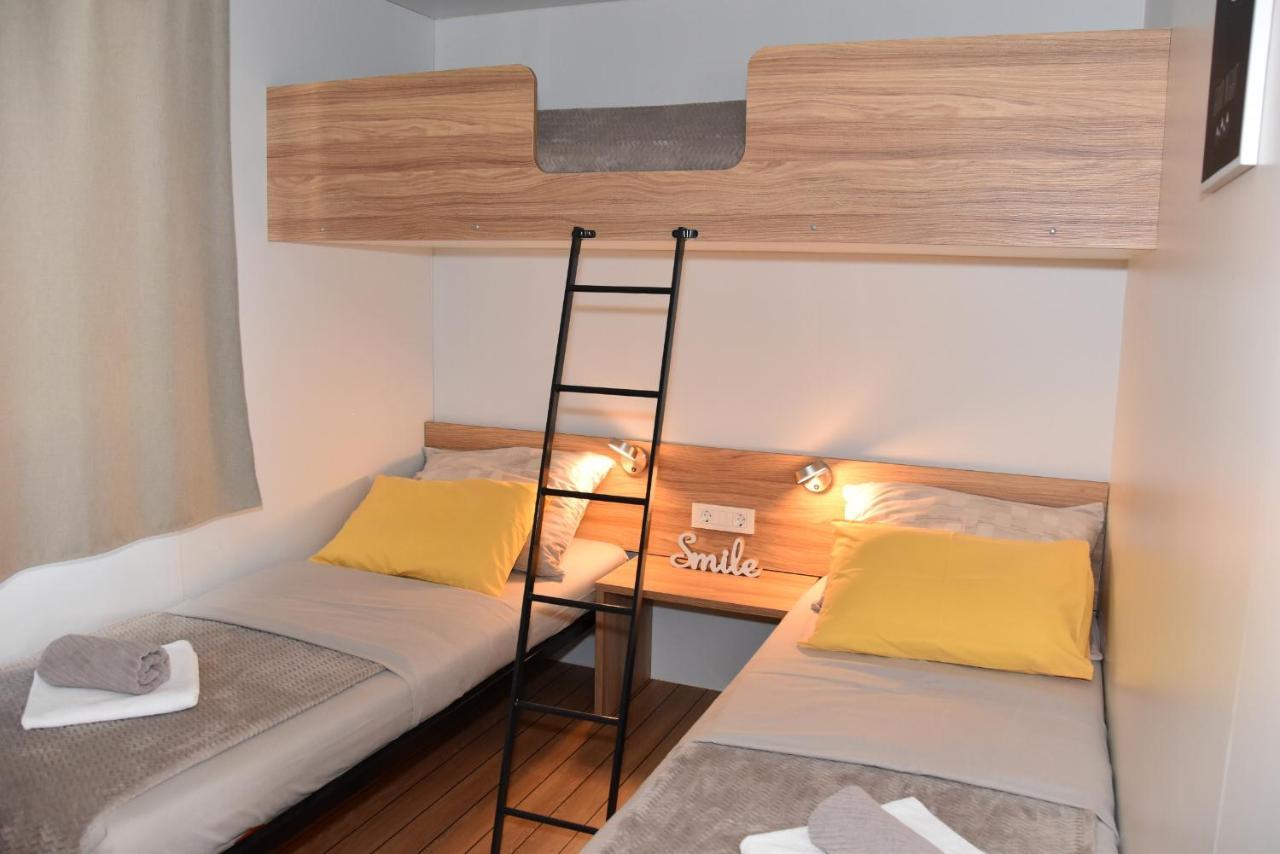 Mobile Home Starfish IV Camp Biograd Biograd Na Moru Eksteriør bilde